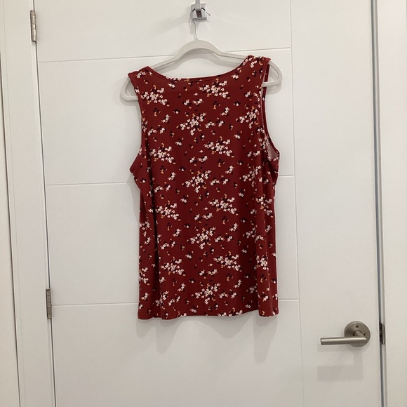 Ladies sleeveless summer top size X large. - Picture 2 of 4